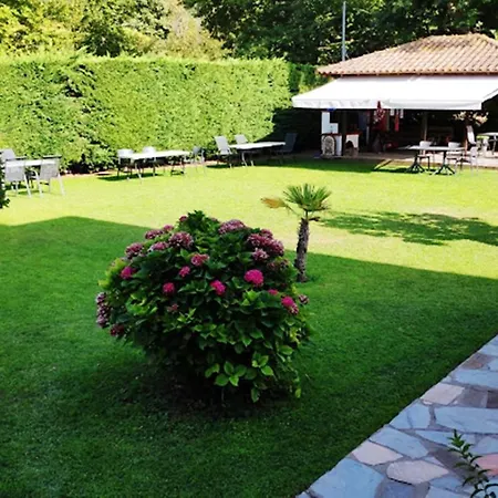 アパートホテル Riviera スタブロス