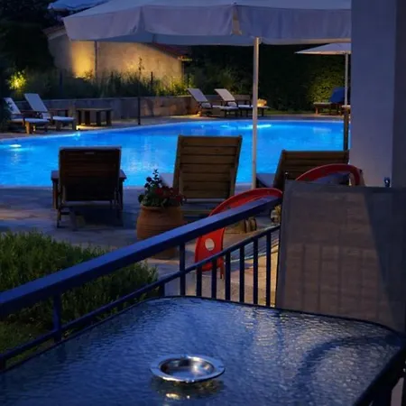 Riviera アパートホテル 4*