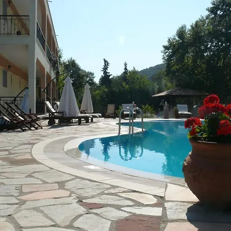 アパートホテル Riviera スタブロス