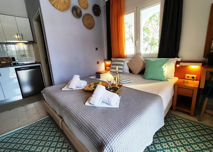 מלון דירות Riviera 4*