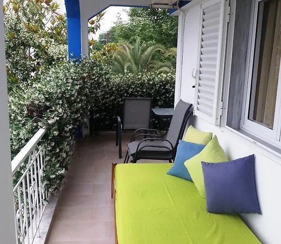 מלון דירות Riviera סטאברוס