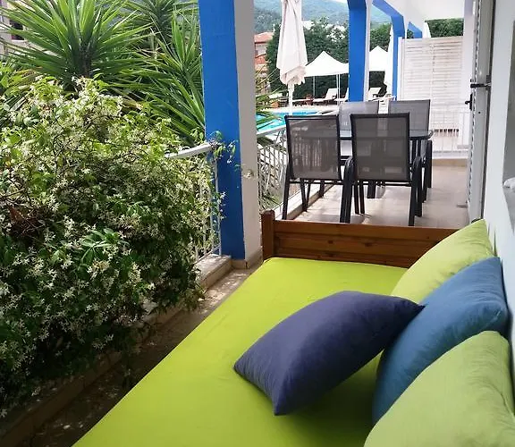 מלון דירות Riviera 4*