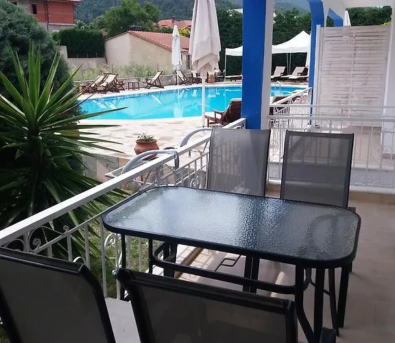 מלון דירות Riviera 4*