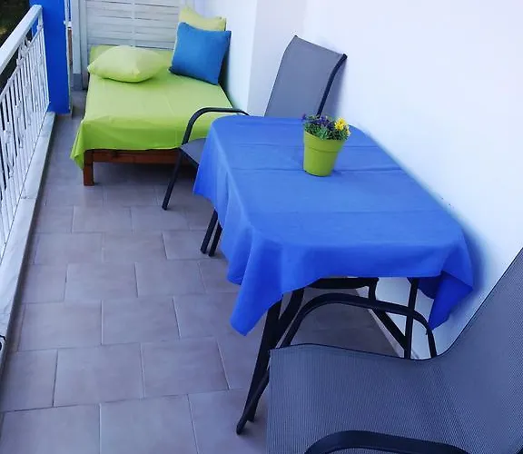 Riviera סטאברוס