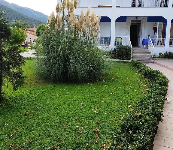 מלון דירות Riviera סטאברוס